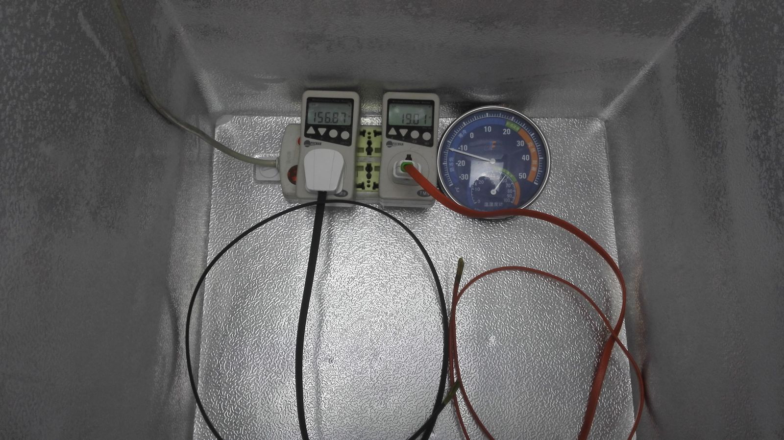 太陽能專用電熱帶和傳統(tǒng)太陽能電伴熱帶實驗對比